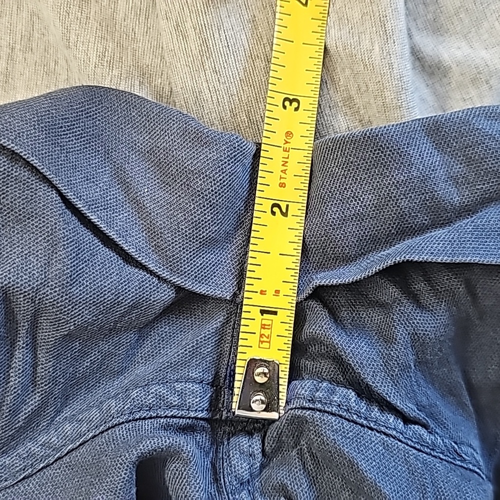 Fahery Linen Blend Cuffed Shorts in Navy - Picture 9 of 9